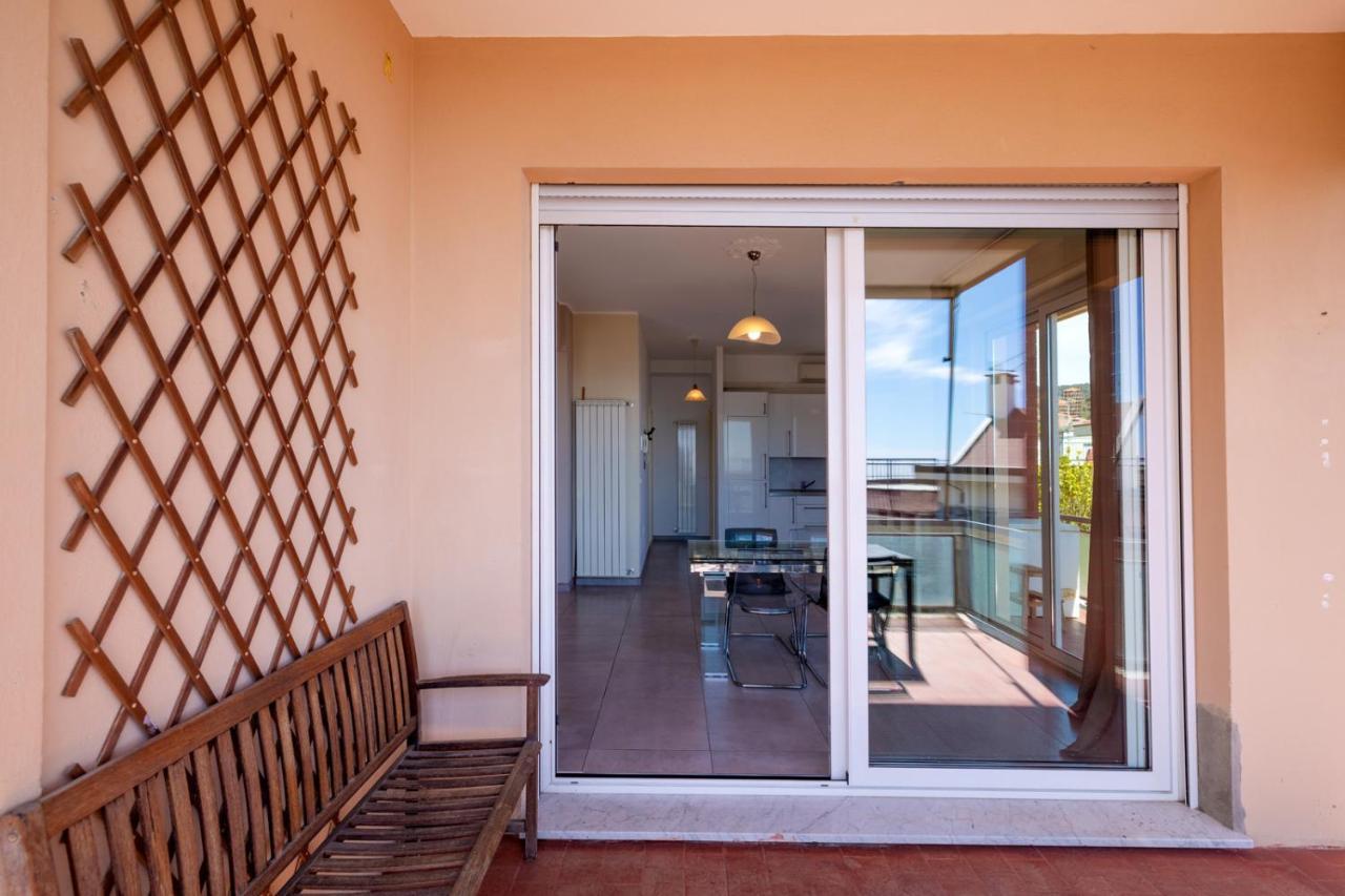 Casa Matilde - Appartamento Vista Mare - Con Posto Auto Finale Ligure Exterior photo